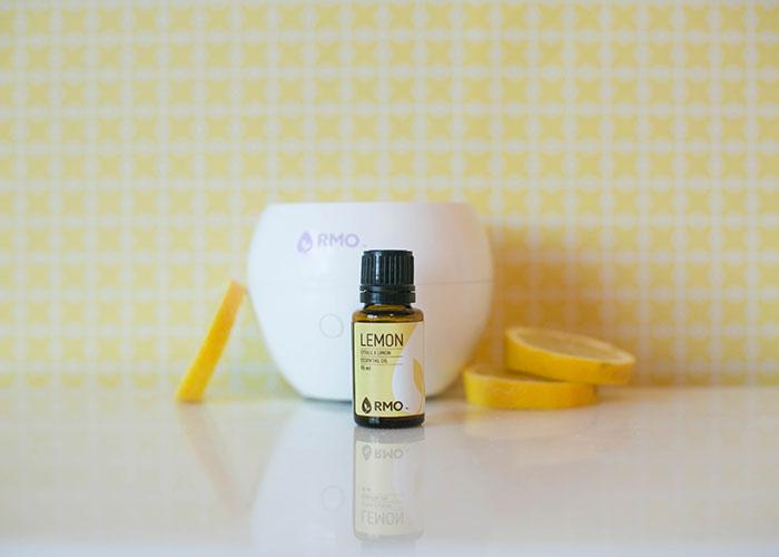5 Ways to Use Lemon Essential Oil