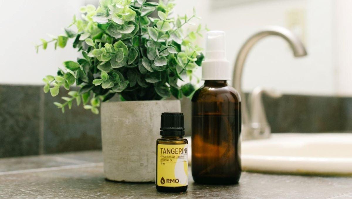 6 Tangerine Essential Oil Recipes - featured image