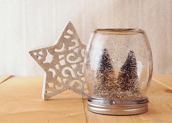 DIY Mason Jar Snowglobes
