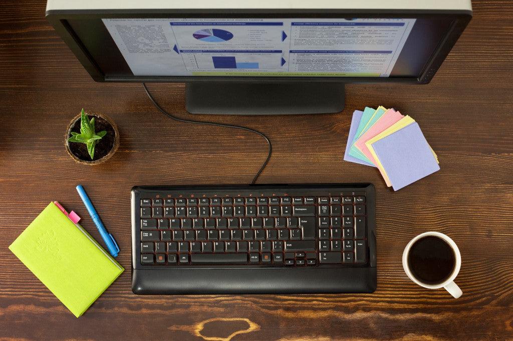 Easy Cleaning with Essential Oils: The Office