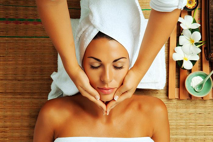10 Benefits of a Facial Massage - featured image