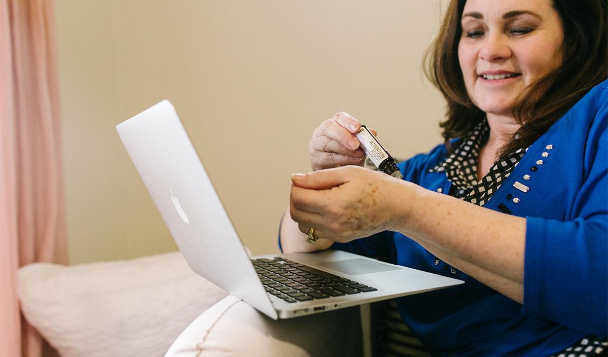 7 Tips For Maintaining A Healthy Work-Life Balance - featured image