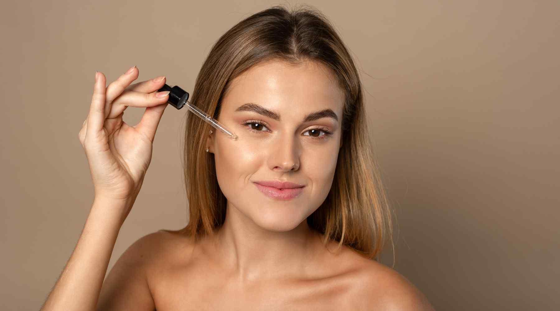 The Ultimate Guide To Using Peppermint Essential Oil For Skincare - featured image